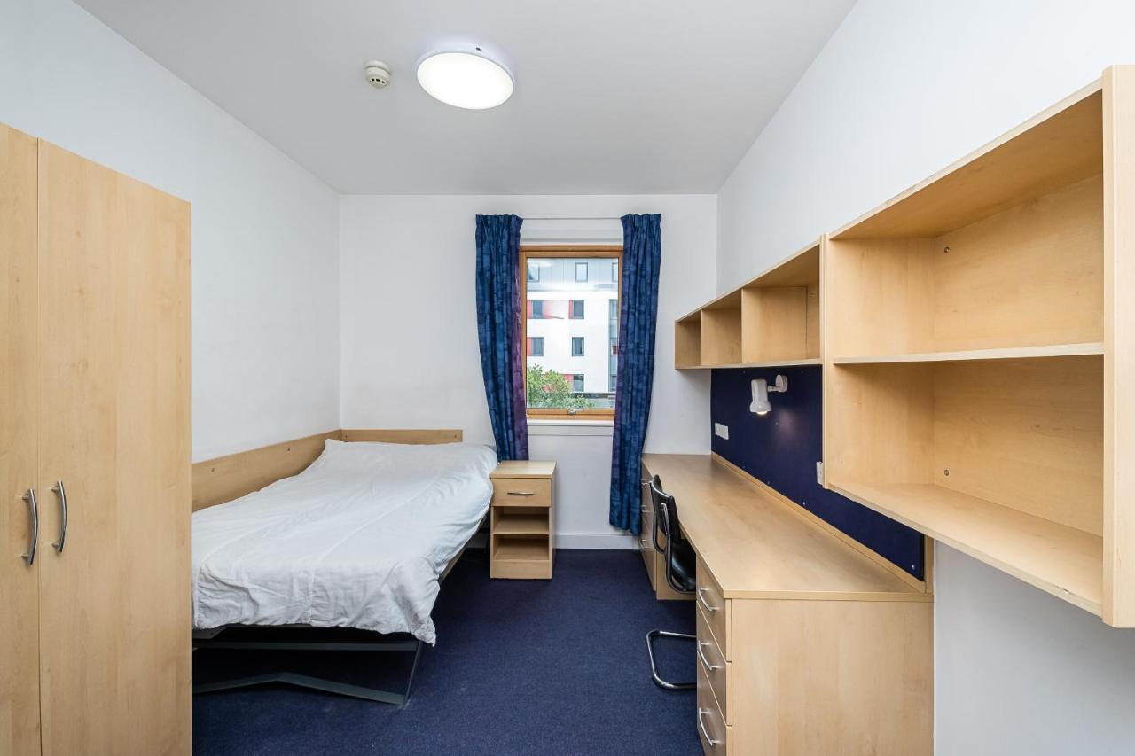 En Suite Rooms, Gillingham - Sk エクステリア 写真
