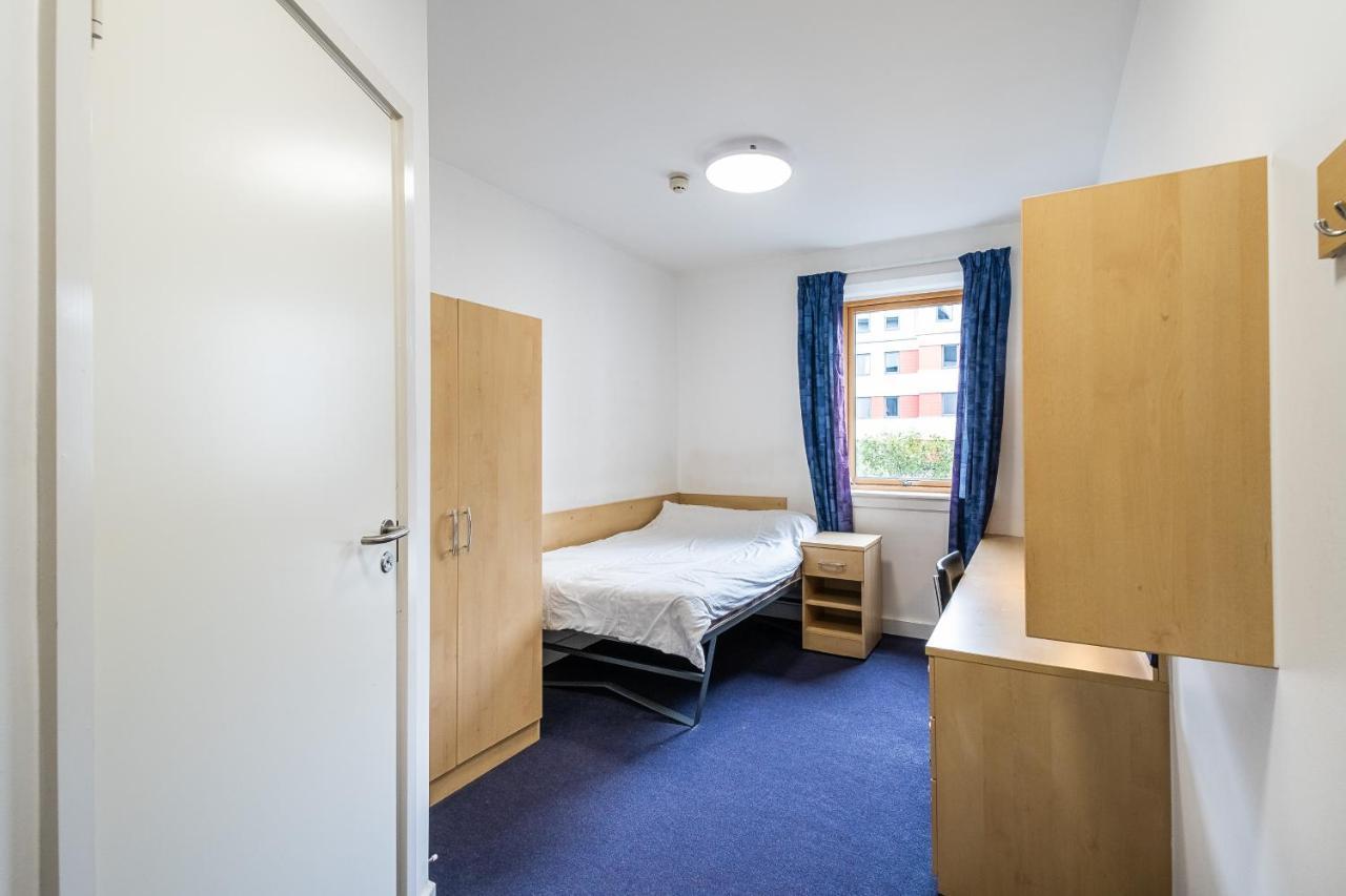 En Suite Rooms, Gillingham - Sk エクステリア 写真