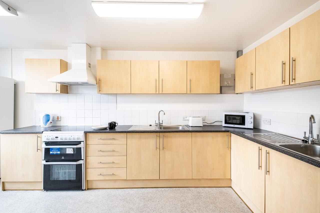 En Suite Rooms, Gillingham - Sk エクステリア 写真