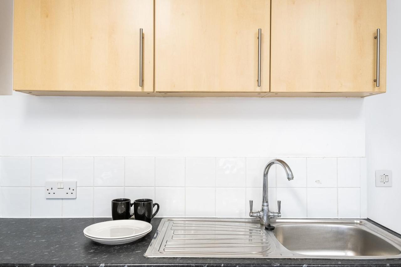 En Suite Rooms, Gillingham - Sk エクステリア 写真