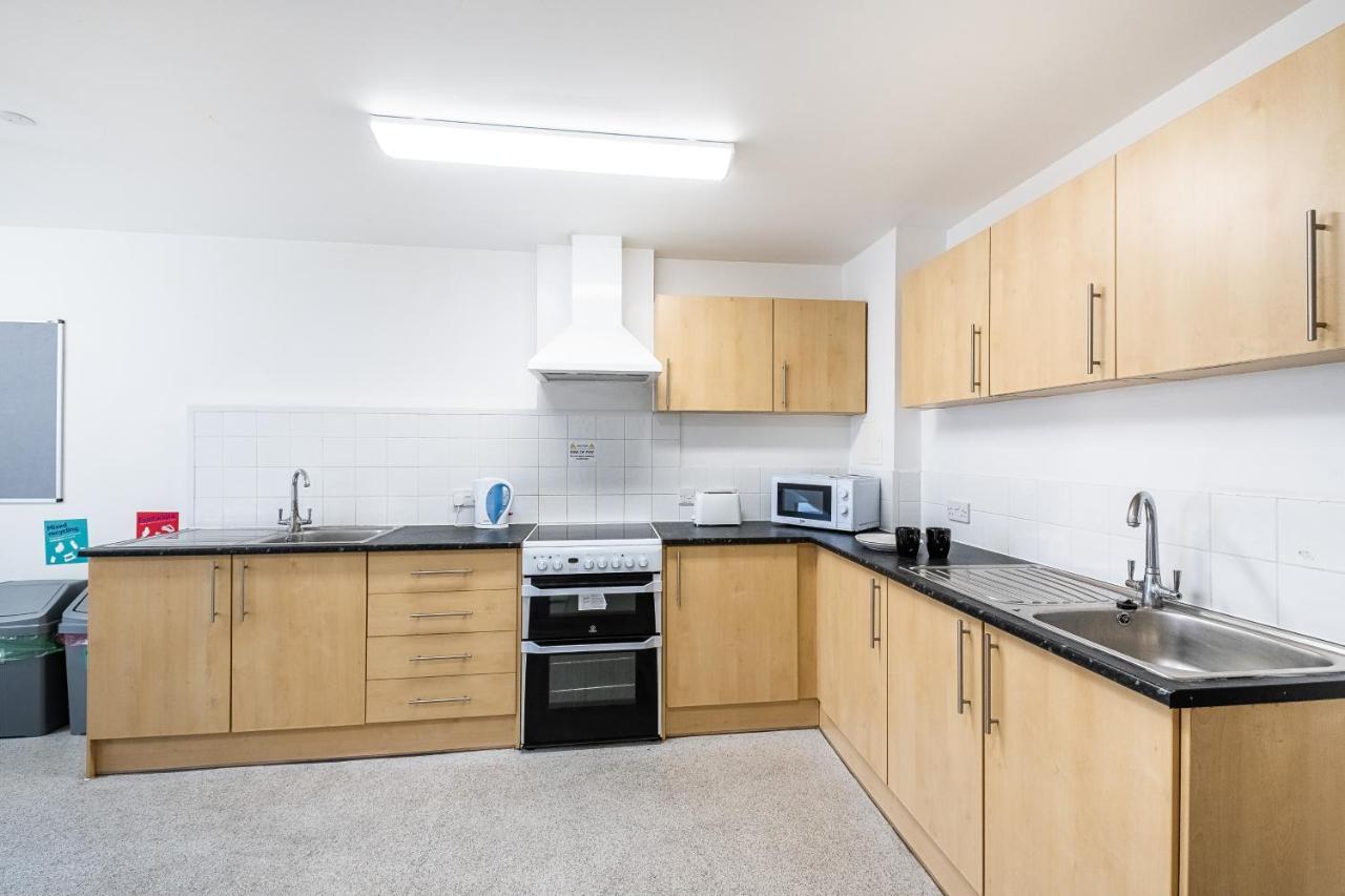 En Suite Rooms, Gillingham - Sk エクステリア 写真