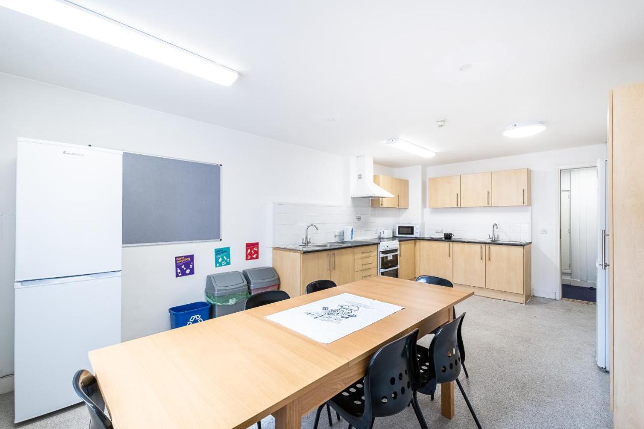 En Suite Rooms, Gillingham - Sk エクステリア 写真