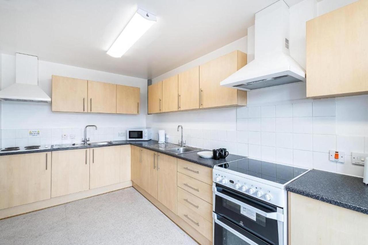 En Suite Rooms, Gillingham - Sk エクステリア 写真